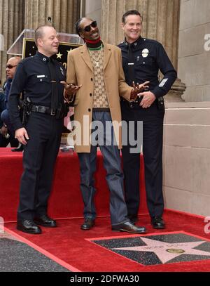 Les officiers de LAPD assistent à la cérémonie en l'honneur de Snoop Dogg avec une étoile sur le Hollywood Walk of Fame le 19 novembre 2018 à Los Angeles, CA, États-Unis. Photo de Lionel Hahn/ABACAPRESS.COM Banque D'Images