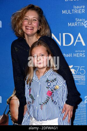 Isaure Multrier et Ophelia Kolb assistent à la première de l'Amanda à Paris, France, le 19 novembre 2018. Photo d'Alain Apaydin/ABACAPRESS.COM Banque D'Images