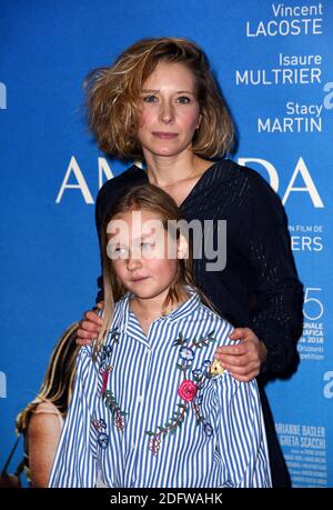 Isaure Multrier et Ophelia Kolb assistent à la première de l'Amanda à Paris, France, le 19 novembre 2018. Photo d'Alain Apaydin/ABACAPRESS.COM Banque D'Images