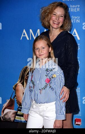 Isaure Multrier et Ophelia Kolb assistent à la première de l'Amanda à Paris, France, le 19 novembre 2018. Photo d'Alain Apaydin/ABACAPRESS.COM Banque D'Images