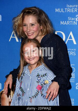 Isaure Multrier et Ophelia Kolb assistent à la première de l'Amanda à Paris, France, le 19 novembre 2018. Photo d'Alain Apaydin/ABACAPRESS.COM Banque D'Images