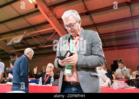 Pierre Laurent, ancien secrétaire national du Parti communiste français, lors du 38e congrès du Parti, tenu à Ivry sur Seine, près de Paris, le 25 novembre 2018. Photo de Daniel Derajinski/ABACAPRESS.COM Banque D'Images