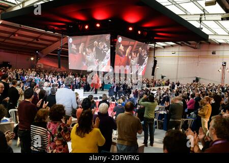 Les membres du Parti communiste français élisent leur secrétaire national, Fabien Roussel, lors du 38e Congrès du Parti, tenu à Ivry sur Seine, près de Paris, le 25 novembre 2018. Photo de Daniel Derajinski/ABACAPRESS.COM Banque D'Images