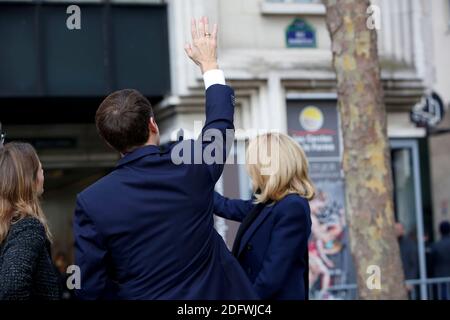 Le président français Emmanuel Macron et la première dame française Brigitte Macron sont vus avant une visite au musée d'art moderne du Centre Georges Pompidou, le 27 novembre 2018 à Paris, dans le cadre de la visite d'État d'Iohannis en France. Photo de Nicolas Tavernier/Pool/ABACAPRESS.COM Banque D'Images