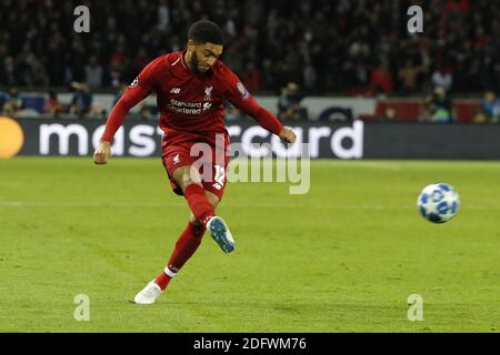 Joe Gomez de Liverpool lors du match C de l'UEFA Champions League Paris Saint-Germain / Liverpool au Parc des Princes Stadium de Paris, France, le 28 novembre 2018. PSG a gagné 2-1. Photo de Henri Szwarc/ABACAPRESS.COM Banque D'Images