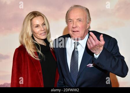 L'acteur James Caan et sa femme Linda Stokes assistent à la première de Saint-pays de Paris au Cinéma UGC Normandie le 04 décembre 2018 à Paris, France. Photo de Laurent Zabulon/ABACAPRESS.COM Banque D'Images