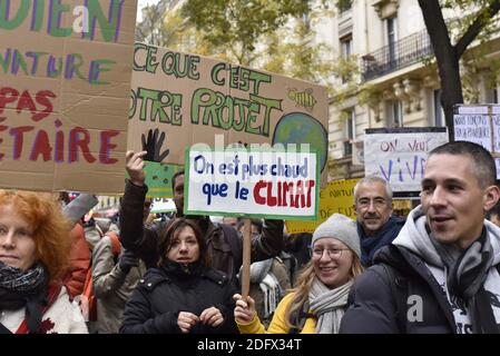 Les militants et manifestants français de l'environnement participent à une marche pour le climat le 8 décembre 2018 à Paris, en France. Photo de Patrice Pierrot/avenir Pictures/ABACAPRESS.COM Banque D'Images
