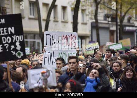 Les militants et manifestants français de l'environnement participent à une marche pour le climat le 8 décembre 2018 à Paris, en France. Photo de Patrice Pierrot/avenir Pictures/ABACAPRESS.COM Banque D'Images