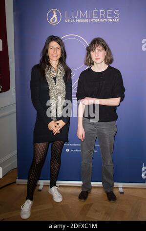 Jeanne Cohendy et Tatiana-Margaux Bonhomme participant à la conférence de presse pour l'annonce officielle des vingt-quatre nominations internationales au "prix lumière" qui se sont tenues à la monnaie de Paris, à Paris, en France, le 17 décembre 2018. Photo de Nicolas Genin/ABACAPRESS.COM Banque D'Images