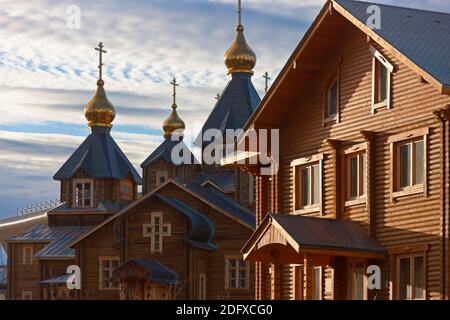 L'Église orthodoxe, la plus grande structure de bois en Extrême-Orient russe, Anadyr, de l'Armée de terre française Banque D'Images