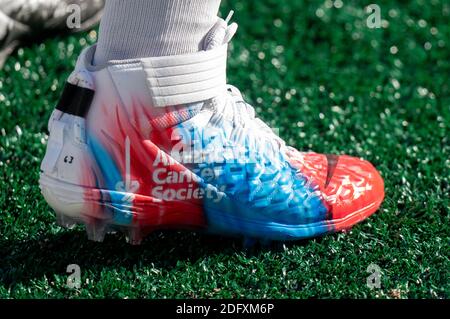 East Rutherford, New Jersey, États-Unis. 6 décembre 2020. Las Vegas Raiders offensif garde Cameron Hunt (63) crampons pour une cause pendant le match NFL entre les Las Vegas Raiders et les New York Jets au stade MetLife à East Rutherford, New Jersey. Christopher Szagola/CSM/Alay Live News Banque D'Images