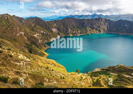 Le lagon volcanique turquoise de Quilotoa, région de Quito, Équateur. Banque D'Images