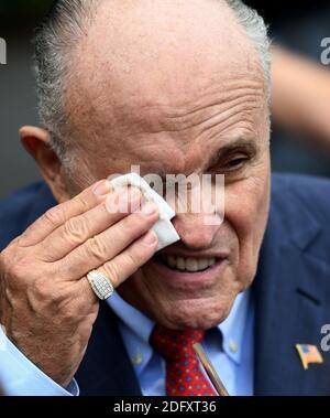 Photo du dossier datée du 30 mai 2018, l'ancien maire de New York Rudy Giuliani participe à la Journée des sports et de la condition physique à la Maison Blanche sur la pelouse sud à Washington, DC, Etats-Unis. Rudy Giuliani, l'avocat personnel du président Donald Trump, a fait ses preuves pour Covid-19, a annoncé dimanche Trump. 'Allez bientôt s'améliorer Rudy, nous allons continuer !!!' Trump a écrit sur Twitter. Photo par Olivier Douliery/ABACAPRESS.COM Banque D'Images