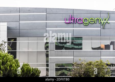 21 sept 2020 Brisbane / CA / USA - le siège d'Ultragenyx dans la Silicon Valley; Ultragenyx Pharmaceutical Inc. Fournit des services de biotechnologie Banque D'Images