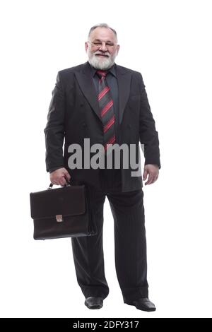 homme d'affaires souriant avec un porte-documents en cuir. isolé sur un blanc Banque D'Images