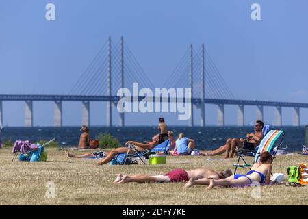 Géographie / Voyage, Suède, conserver / Scania, Malmo, plage à Malmo derrière elle l'Oeresundbruecke, SK, Additional-Rights-Clearance-Info-not-available Banque D'Images