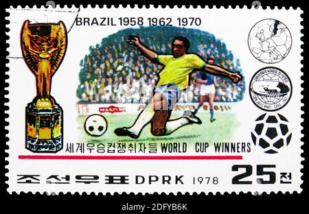 MOSCOU, RUSSIE - 16 SEPTEMBRE 2020 : timbre-poste imprimé en Corée du Nord montre le Brésil 1958 1962 1970, vainqueur de la série coupe du monde de la FIFA 1930-1978, c Banque D'Images
