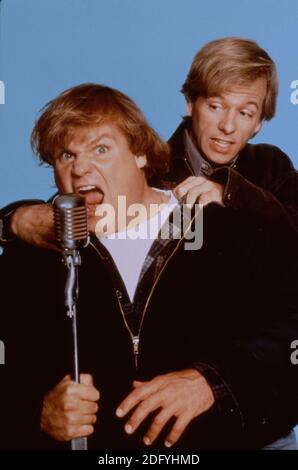 Chris Farley présente Mike Donnelly et David Spade décrivent Steve Dodds dans le film Black Sheep Banque D'Images