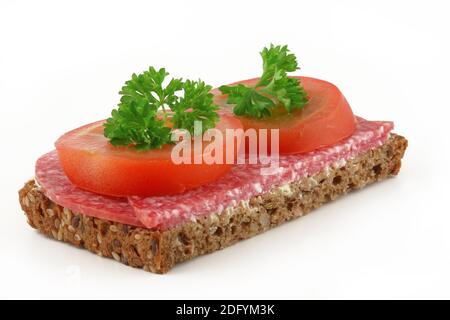 Wurstbrot, mit Tomate und Petersilie, pain à la saucisse et tomate au persil Banque D'Images