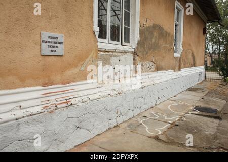 Targoviste, Roumanie - 11 septembre 2013 : le site où le couple Ceausescu a été exécuté le 25 décembre 1989 pendant la Révolution roumaine. Banque D'Images