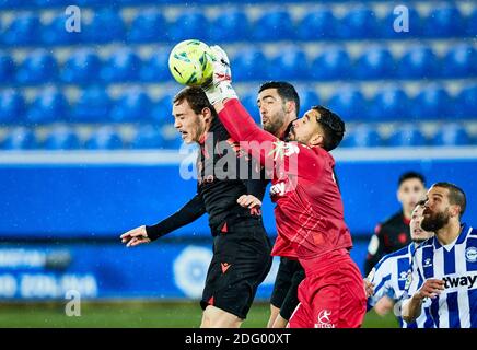 Fernando Pacheco de Deportivo Alaves et Jon Bautista de vrai Sociedad pendant le championnat espagnol la Liga football match / LM Banque D'Images