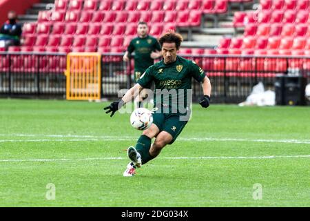 Shinji Okazaki de Huesca marque un but pendant l'espagnol Match de football de championnat de la Liga entre Granada CF et SD Teintes / LM Banque D'Images