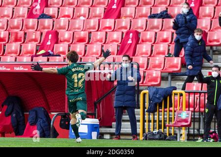 Shinji Okazaki de Huesca célèbre après son but pendant le Championnat d'Espagne la Liga match de football entre Grenade CF / LM Banque D'Images