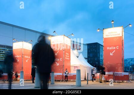 Wien, Vienne: entrée pour les tests de masse pour une infection à coronavirus au salon Messe Wien, du 4 au 13 décembre 2020 en 02. Leopoldstadt, Vienne, Autriche Banque D'Images