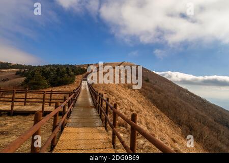 La crête de montagne au parc national de Sobaeksan à Danyang, en Corée du Sud. Banque D'Images