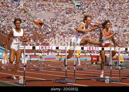 Sabine EVERTS, (avecte) Allemagne, athlétisme, heptathlon, heptathlon, action Huerdenlauf, 100m Huerden, à gauche: Birgit DRESSEL, jeux de la XXIII. Jeux Olympiques Jeux d'été de 1984 à Los Angeles Etats-Unis du 28.07. Au 08/12/1984, 08/03/1984. Â | utilisation dans le monde entier Banque D'Images