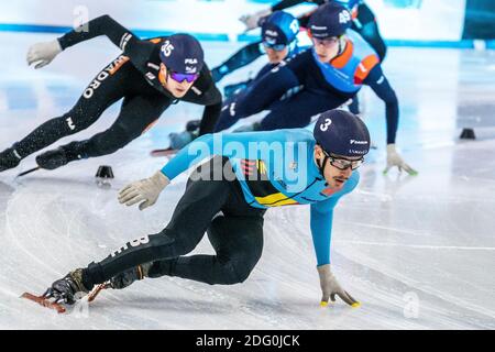 HEERENVEEN, PAYS-BAS - DÉCEMBRE 5 : Stijn Desmet lors de la coupe d'invitation 2020 de Shorttrack KNSB à Thialf le 5 décembre 2020 à Heerenveen, pays-Bas Banque D'Images