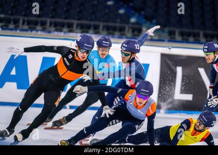 HEERENVEEN, PAYS-BAS - DÉCEMBRE 5 : Jens van t Wout, Stijn Desmet, Quentin Fercoq, Sven Roes, Itzhak de Laat lors de l'invitation C de Shorttrack KNSB Banque D'Images