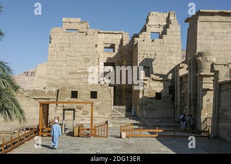 TEMPLE MEDINET HABU, ÉGYPTE Banque D'Images