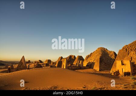 Pyramides de Meroe du lever du soleil Banque D'Images