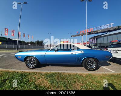 Graz, Autriche - 21 septembre 2020 : Blue Dodge Challenger R/T Evolution, première génération-1971. Voiture classique de muscle américain Banque D'Images