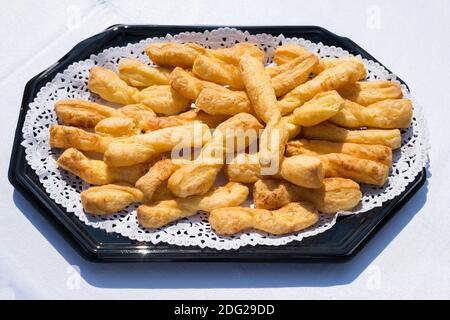 Le buffet à la réception. Gros plan sur les craquelins à saltine. Restauration de fête. Banque D'Images