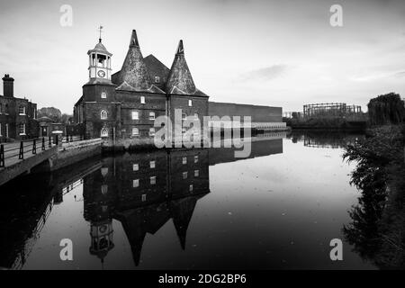 Londres, Newham, River Lea, 3 Mills Studios - 18/19e siècle, moulins à marée convertis, gazporteurs victoriens, domaine industriel historique, Lea Valley Walk Banque D'Images