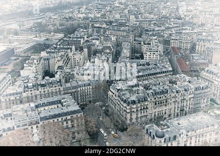 Paris. Magnifique vue aérienne sur la ville en hiver Banque D'Images