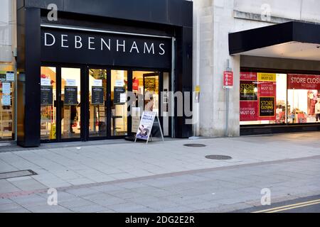 Debenhams, magasins à rayons, fermeture et affiches de vente, Bristol Banque D'Images