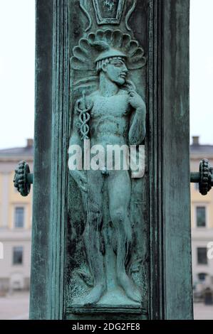 Mât orné à la place Gustaf Adolfs de Göteborg Banque D'Images