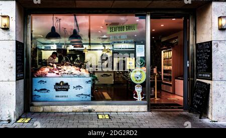 Magasin de poisson frais. La boutique de poissons Kish sur la jetée ouest à Howth, Dublin, Irlande Banque D'Images