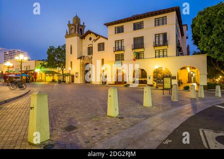 Musée de la justice sociale à Paseo de la Plaza au crépuscule, Los Angeles, Californie, États-Unis d'Amérique, Amérique du Nord Banque D'Images