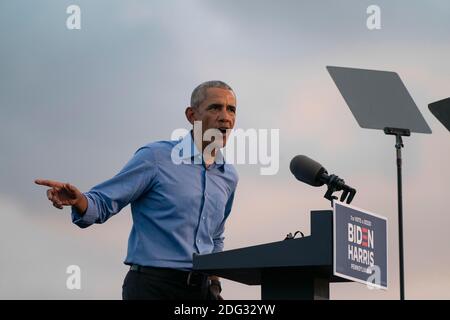 L'ancien président américain Barack Obama s'adresse aux partisans de Biden-Harris lors d'un rassemblement à Philadelphie, en Pennsylvanie, le 21 octobre 2020. - l'ancien président américain Barack Obama a suivi la campagne électorale de Joe Biden aujourd'hui pour tenter d'augmenter le soutien de son ancien vice-président parmi les jeunes Américains et les électeurs noirs dans la dernière partie de la course à la Maison Blanche. Crédit : Alex Edelman/l'accès photo Banque D'Images