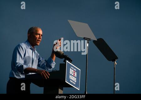 L'ancien président américain Barack Obama s'adresse aux partisans de Biden-Harris lors d'un rassemblement à Philadelphie, en Pennsylvanie, le 21 octobre 2020. - l'ancien président américain Barack Obama a suivi la campagne électorale de Joe Biden aujourd'hui pour tenter d'augmenter le soutien de son ancien vice-président parmi les jeunes Américains et les électeurs noirs dans la dernière partie de la course à la Maison Blanche. Crédit : Alex Edelman/l'accès photo Banque D'Images