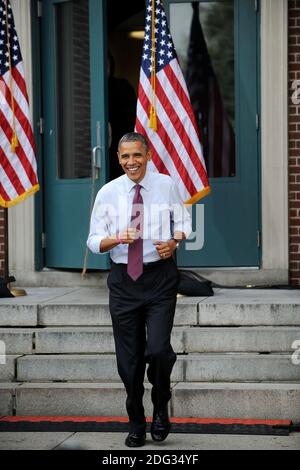 Vient de paraître : le président américain Barack Obama assiste à un rallye de campagne à l'école Elm Street Middle School de Nashua, New Hampshire, USA le 27 octobre 2012. Photo par Olivier Douliery/ABACAPRESS.COM Banque D'Images
