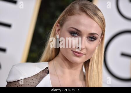 Sophie Turner participe aux 74e Golden Globe Awards annuels au Beverly Hilton à Beverly Hills, Los Angeles, CA, USA, le 8 janvier 2017. Photo de Lionel Hahn/ABACAPRESS.COM Banque D'Images