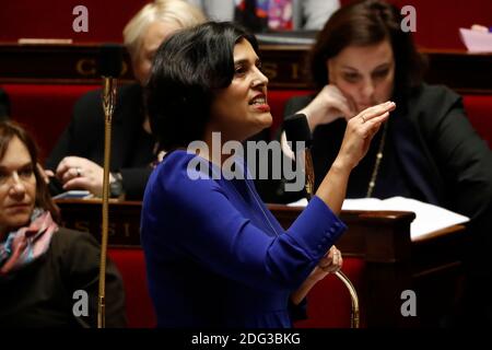 Ministre du travail, de l'emploi, de la formation professionnelle et du dialogue social Myriam El Khomri lors d'une session de questions au gouvernement à l'Assemblée nationale française à Paris, en France, le 10 janvier 2016. Photo de Henri Szwarc/ABACAPRESS.COM Banque D'Images