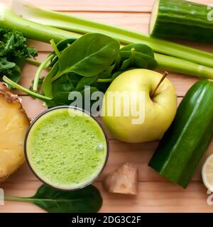 Jus de Detox vert sain Banque D'Images