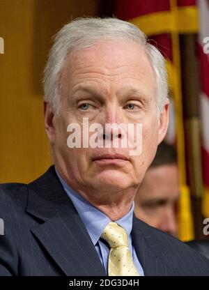 Le sénateur américain Ron Johnson (républicain du Wisconsin), membre du Comité sénatorial américain des relations étrangères, lors de l'audience concernant la nomination de Rex Wayne Tillerson, ancien président et chef de la direction d'ExxonMobil au poste de secrétaire d'État américain à Capitol Hill à Washington, DC, États-Unis, le mercredi 11 janvier 2017. Photo de Ron Sachs/CNP/ABACAPRESS.COM Banque D'Images