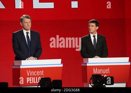 Vincent Peillon, ancien ministre de l'éducation du PS, Manuel Valls, ancien Premier ministre du PS, participe au deuxième débat télévisé sur BFMTV pour les primaires présidentielles de la gauche française avant l'élection présidentielle de 2017. Paris, France, le 15 janvier 2017. Photo de Jerome Dominé/ABACAPRESS.COM Banque D'Images